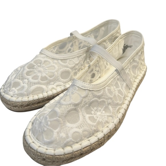 Universal Thread Women’s Size 9 White Lace Floral Espadrille Flats Mary Jane - Picture 1 of 11